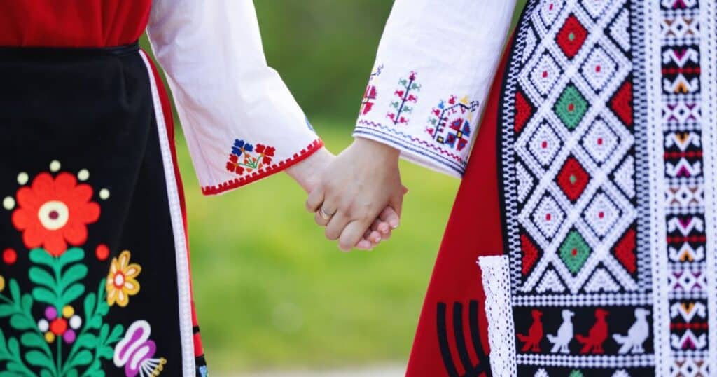 Днес е ден, който ни свързва с миналото Днес е ден, който ни свързва с миналото