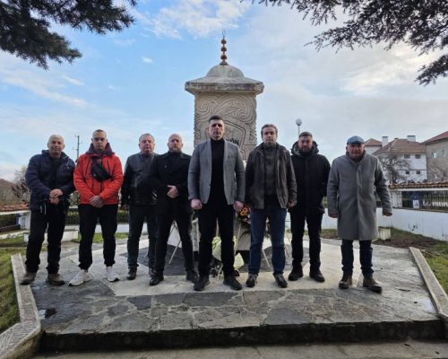 Божанов към Борисов: Кое е опасно? Да се ходи на Тюркян чешма и да се осъди комунистическия режим?