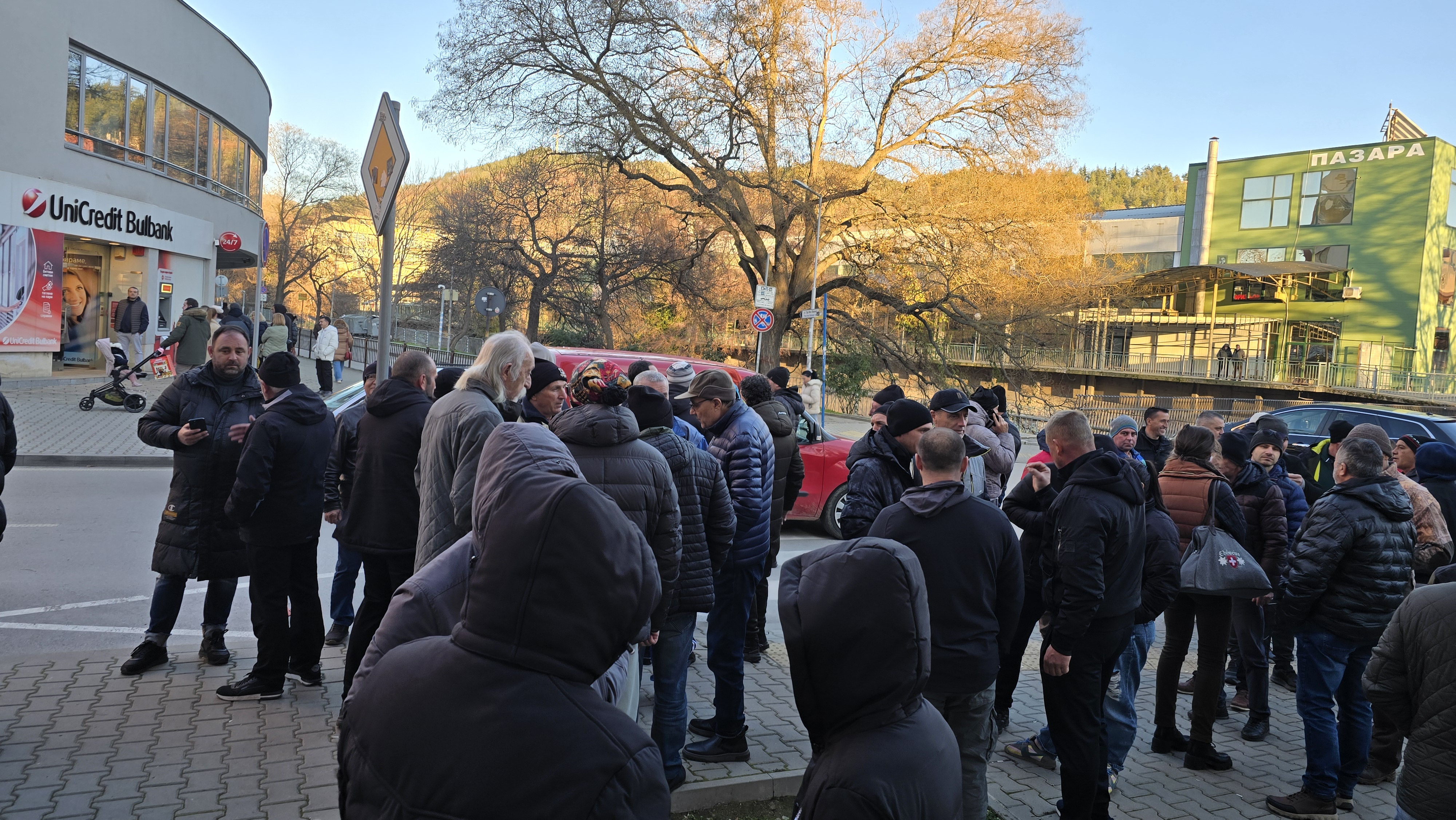 Ловци излязоха на протест в Благоевград срещу председателя на ЛРД Сокол 1911