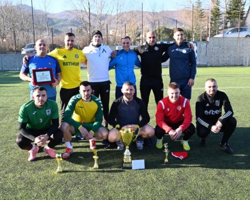 Отбор Полена вдигна купата на коледния турнир в памет на Иван Янчев
