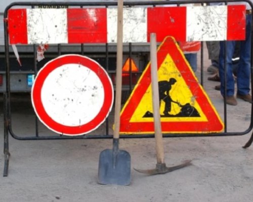 Възстановено е движението по пътя Невестино-Бобошево поради свличане на земна маса и камъни