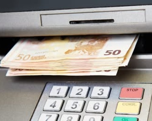 Стартът на еврото: 933 хиляди картови транзакции за първите 48 часа на новата валута