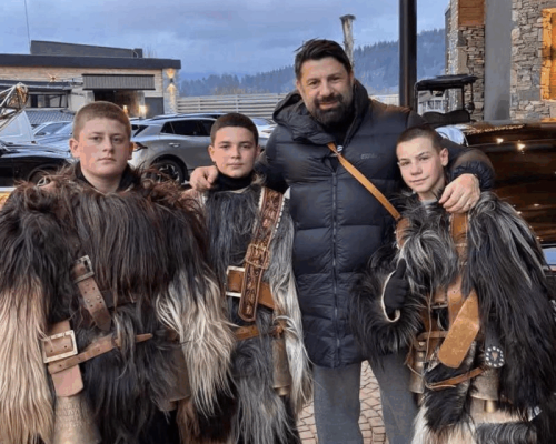 Родни шоу звезди и популярни турски актьори празнуваха Нова година в с. Баня и Банско