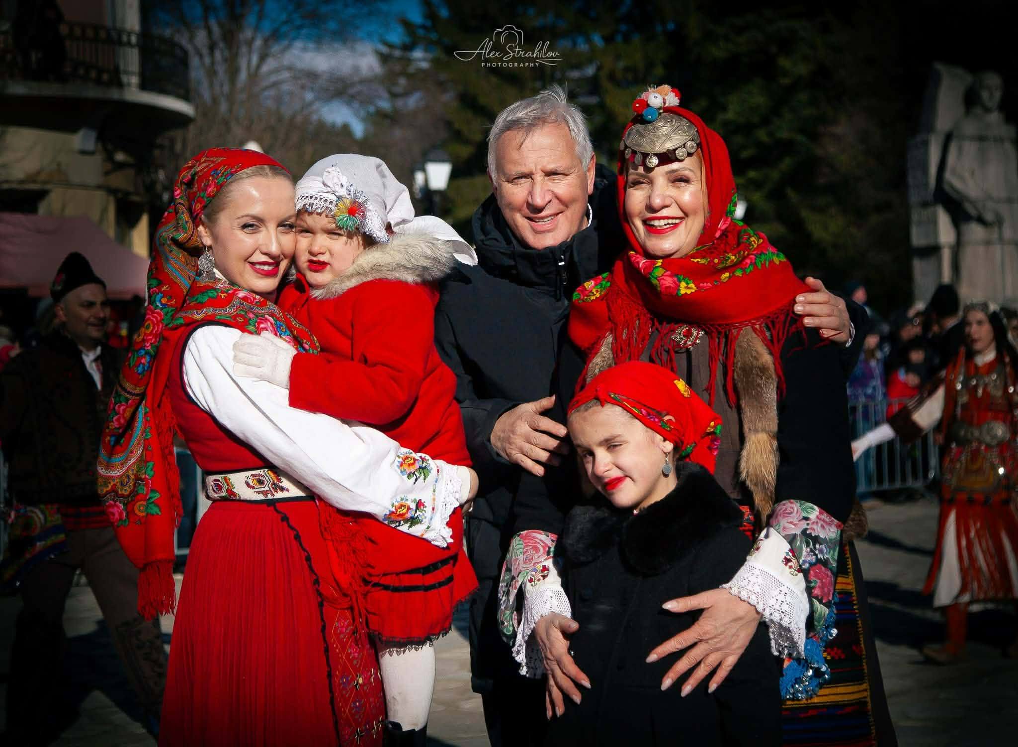 Красимир Герчев: Старчевата! Отворихме път на доброто, поканихме Новата година да влезе в Разлог с усмивка Красимир Герчев: Старчевата! Отворихме път на доброто, поканихме Новата година да влезе в Разлог с усмивка