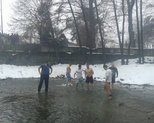 Хотелиер пречи на Богоявленски ритуал в с. Огняново