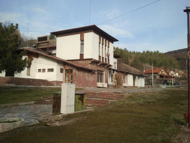 Санират кметство в Мало село Санират кметство в Мало село