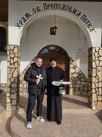 Кристиян Петров спаси Богоявленския кръст в село Полена Кристиян Петров спаси Богоявленския кръст в село Полена