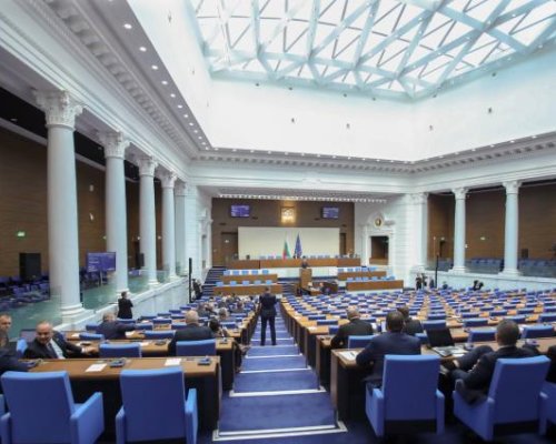 Депутатите с воаяжи в чужбина за над 749 000 лв.