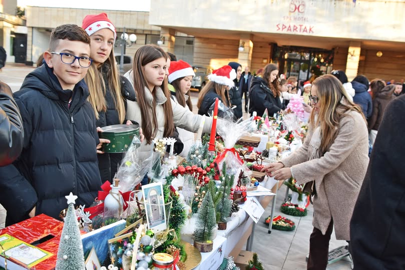 Доброто обедини Сандански: Събраха 10 000 лв. на Коледен благотворителен базар