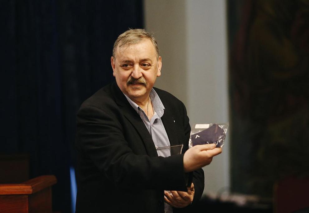 Кантарджиев: Подкрепете имунитета с кисело зеле, туршии и добре узряло саламурено сирене Кантарджиев: Подкрепете имунитета с кисело зеле, туршии и добре узряло саламурено сирене