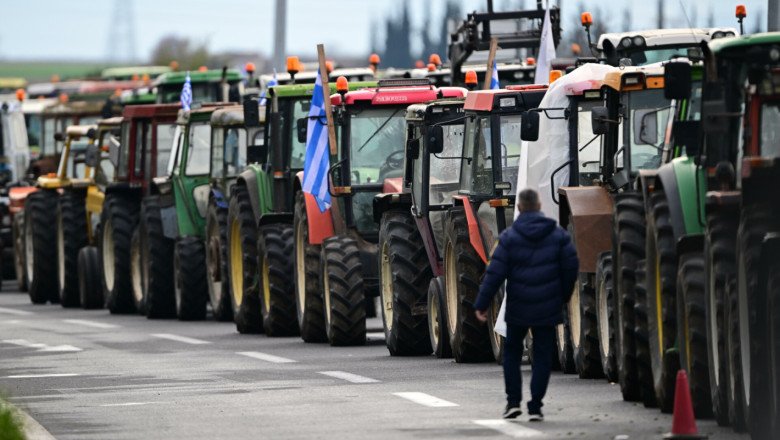 Фермерите настъпват, остават часове до пълна блокада на границата с България Фермерите настъпват, остават часове до пълна блокада на границата с България