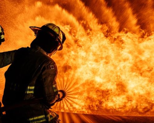 Пожар избухна в дом за възрастни хора в Кюстендил