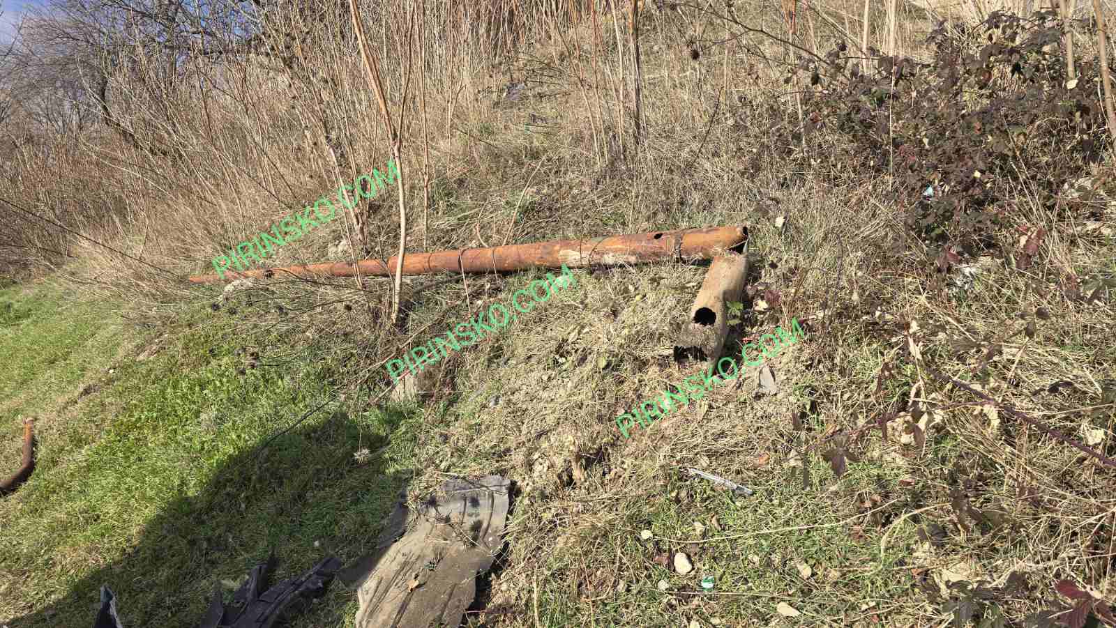 Два инцидента в ж.к. Ален мак : Джип се заби в електрически стълб, жена падна от уплаха, станала свидетел на инцидента
