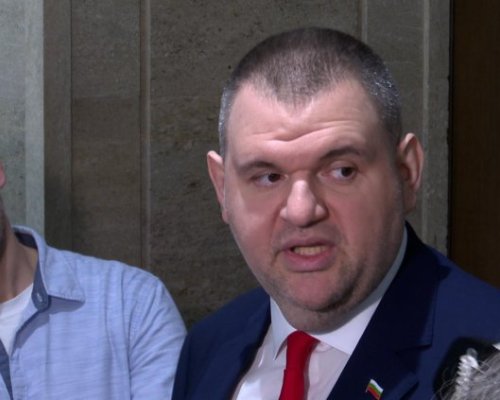Делян Пеевски иронизира Радев за третия мандат: Горчиво!