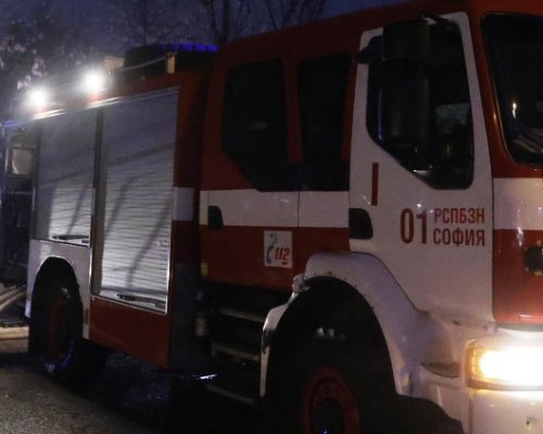 Лаптоп и телефон са се зареждали в стаята, от която е тръгнал пожарът с трите загинали жени