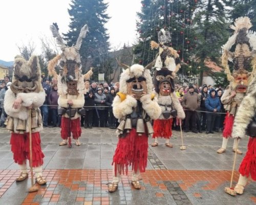 Започва Сурва: Спектакъл с 250 изпълнители открива фестивала в Перник