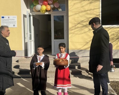 Кметът на Кюстендил откри обновеното общежитие към НУ Св. Св. Кирил и Методий в с. Раждавица