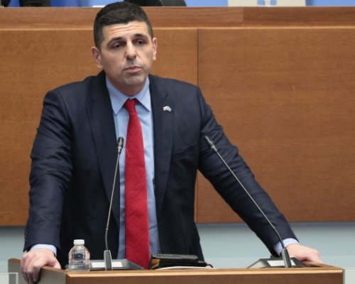 Ивайло Мирчев не вижда друга опция за служебен премиер освен Андрей Гюров
