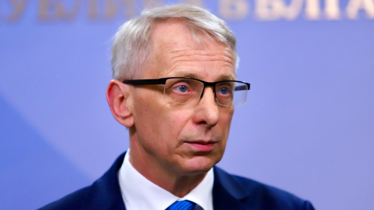 Николай Денков: На изборите България решава по кой път да поеме Николай Денков: На изборите България решава по кой път да поеме