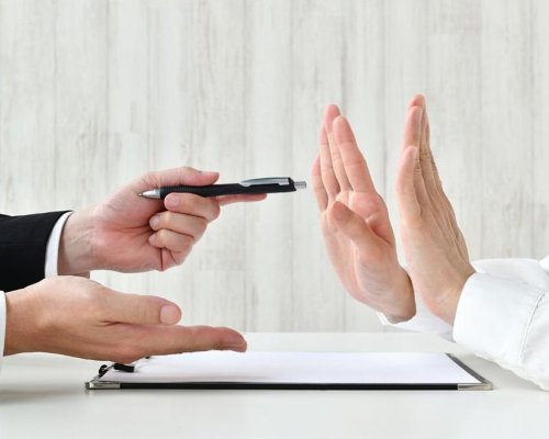 Оставате без работа? Вижте обезщетенията, които можете да получите и при какви условия