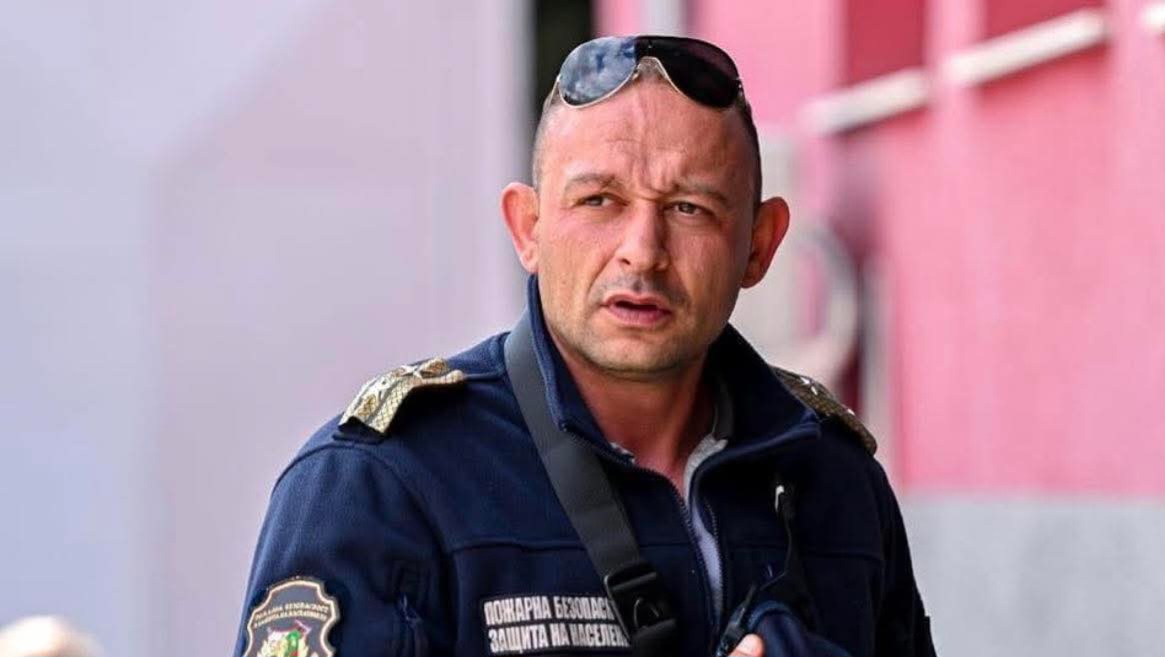 ВЕЧЕ ОФИЦИАЛНО: Гл. инсп. Боян Кондуров е новият директор на пожарната в Благоевград ВЕЧЕ ОФИЦИАЛНО: Гл. инсп. Боян Кондуров е новият директор на пожарната в Благоевград
