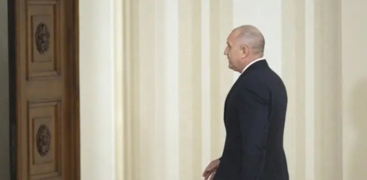 Оставката на президента Румен Радев е внесена в Конституционния съд Оставката на президента Румен Радев е внесена в Конституционния съд