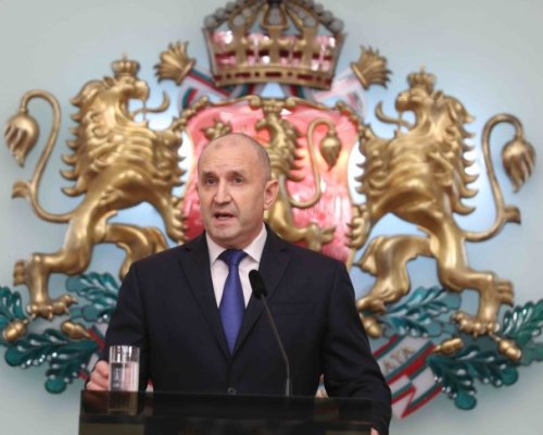 Хората на Радев излизат на светло: Кой влиза в новия му политически проект