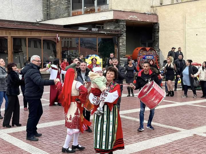 Пъстър Бабинден в Белица