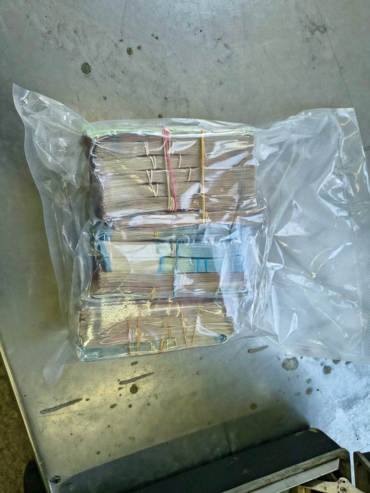 Близо килограм метамфетамин и 85 000 евро иззети при акция на ГДБОП във Видин