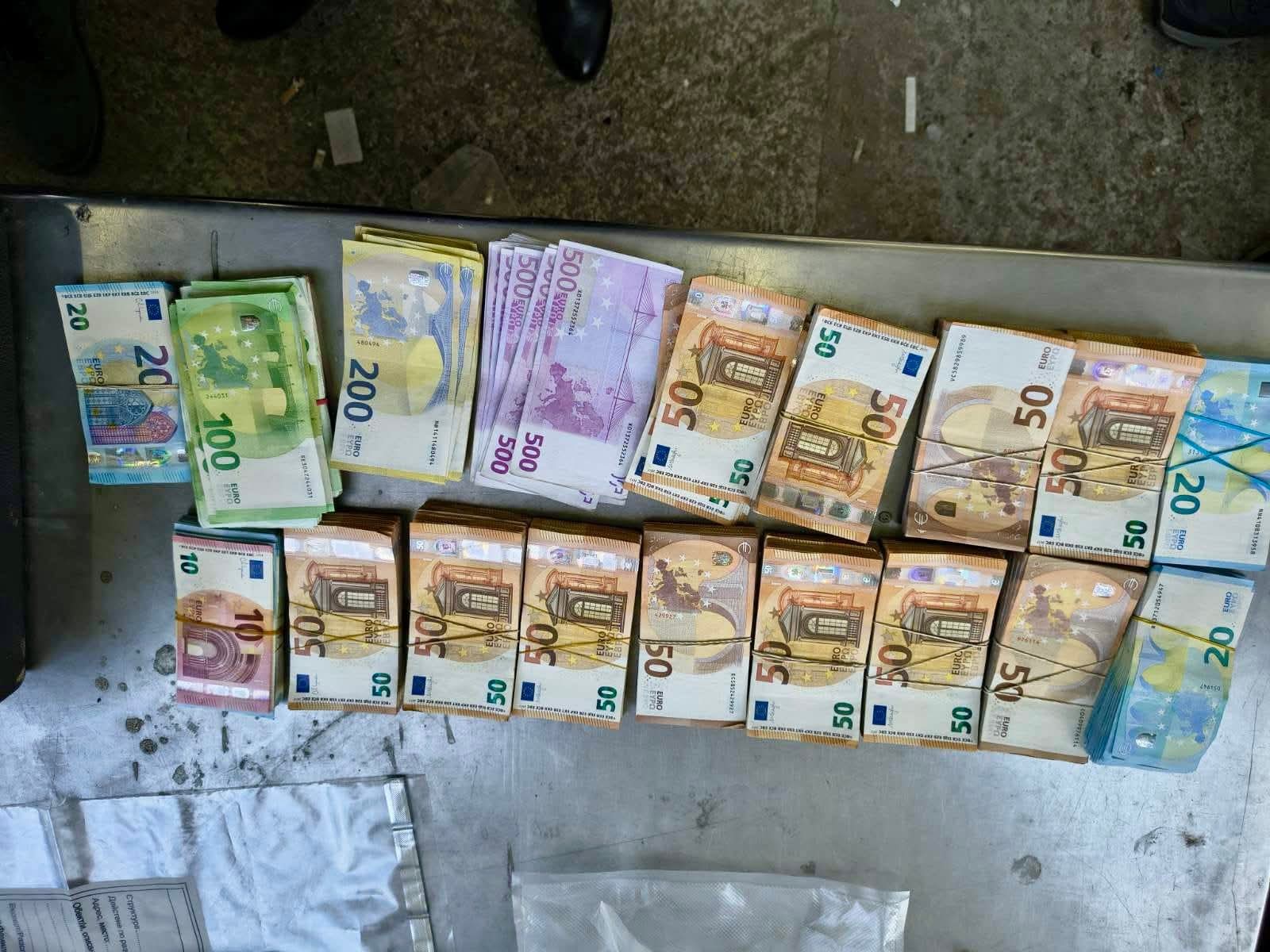 Близо килограм метамфетамин и 85 000 евро иззети при акция на ГДБОП във Видин