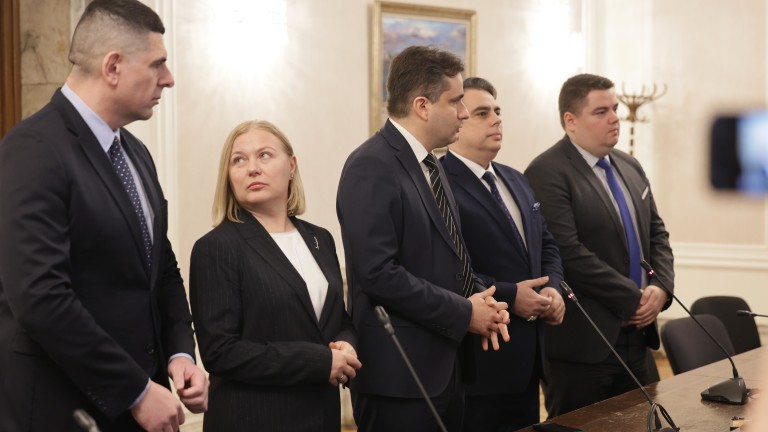 ПП-ДБ готови за нов протест: Властта направи атентат срещу Изборния кодекс ПП-ДБ готови за нов протест: Властта направи атентат срещу Изборния кодекс