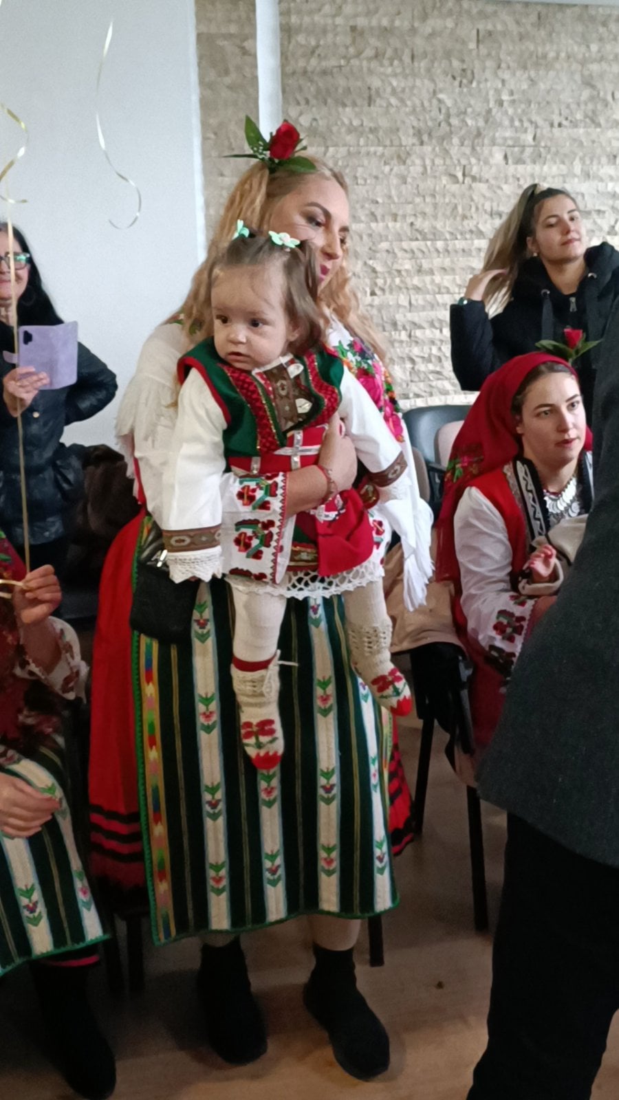 Бабинден в Белица: Кметът Радослав Ревански проведе ритуала Даване име на новородено