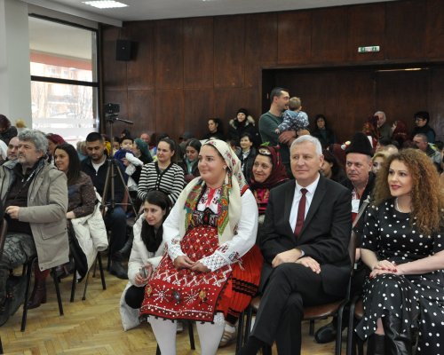 Бабинден в Разлог! Ден, в който отдаваме почит на бабите и на всички, които с любов и всеотдайност помагат новият живот да се роди