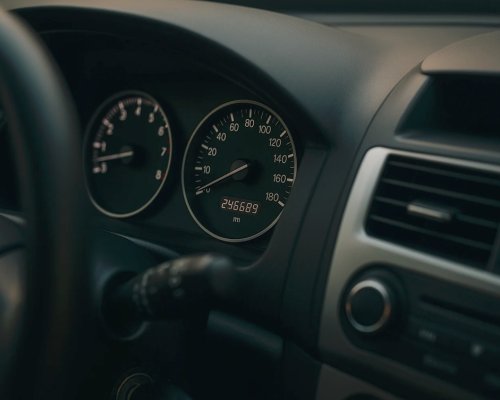 Струва ли си да се купува автомобил с голям пробег?