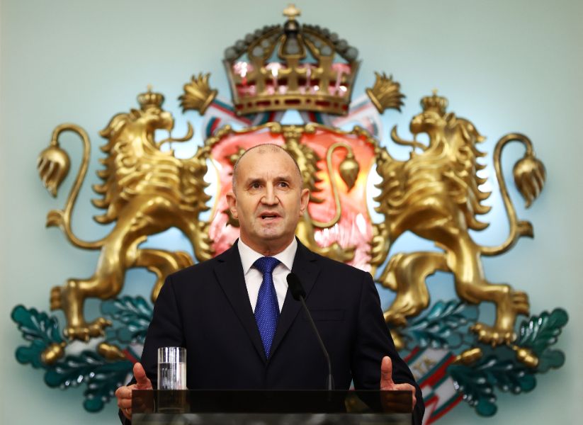 Румен Радев ще напусне президентската институция днес