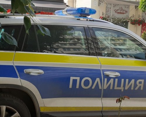 Полицаи пазят пред пощите и банките в Кюстендилско