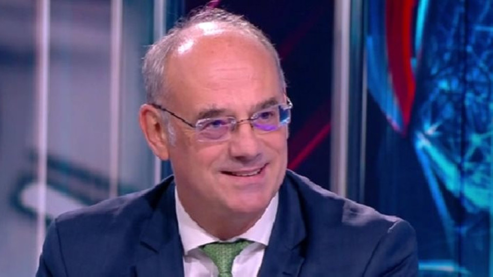Атанас Семов: Конституцията не изисква вицепрезидент, Йотова поема пълните правомощия на президент Атанас Семов: Конституцията не изисква вицепрезидент, Йотова поема пълните правомощия на президент
