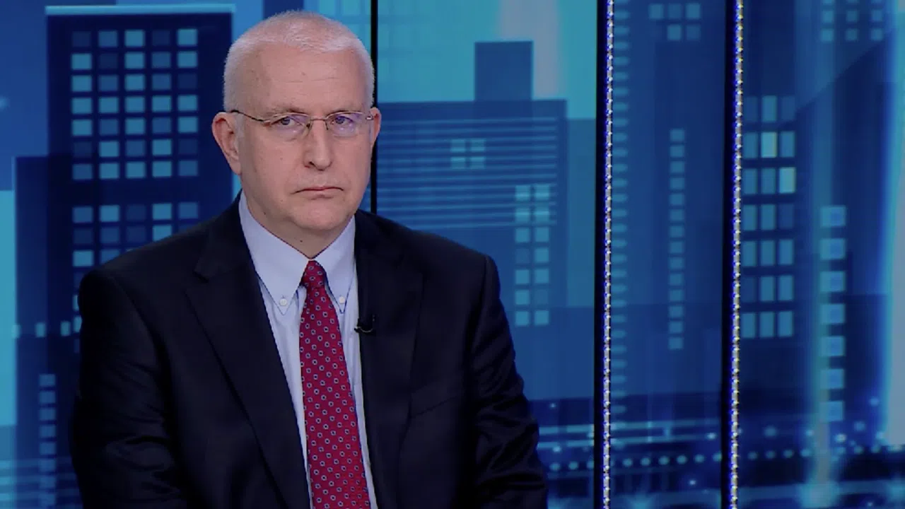 Проф. Малинов: Новият проект на Радев може да извади ГЕРБ и Пеевски в опозиция