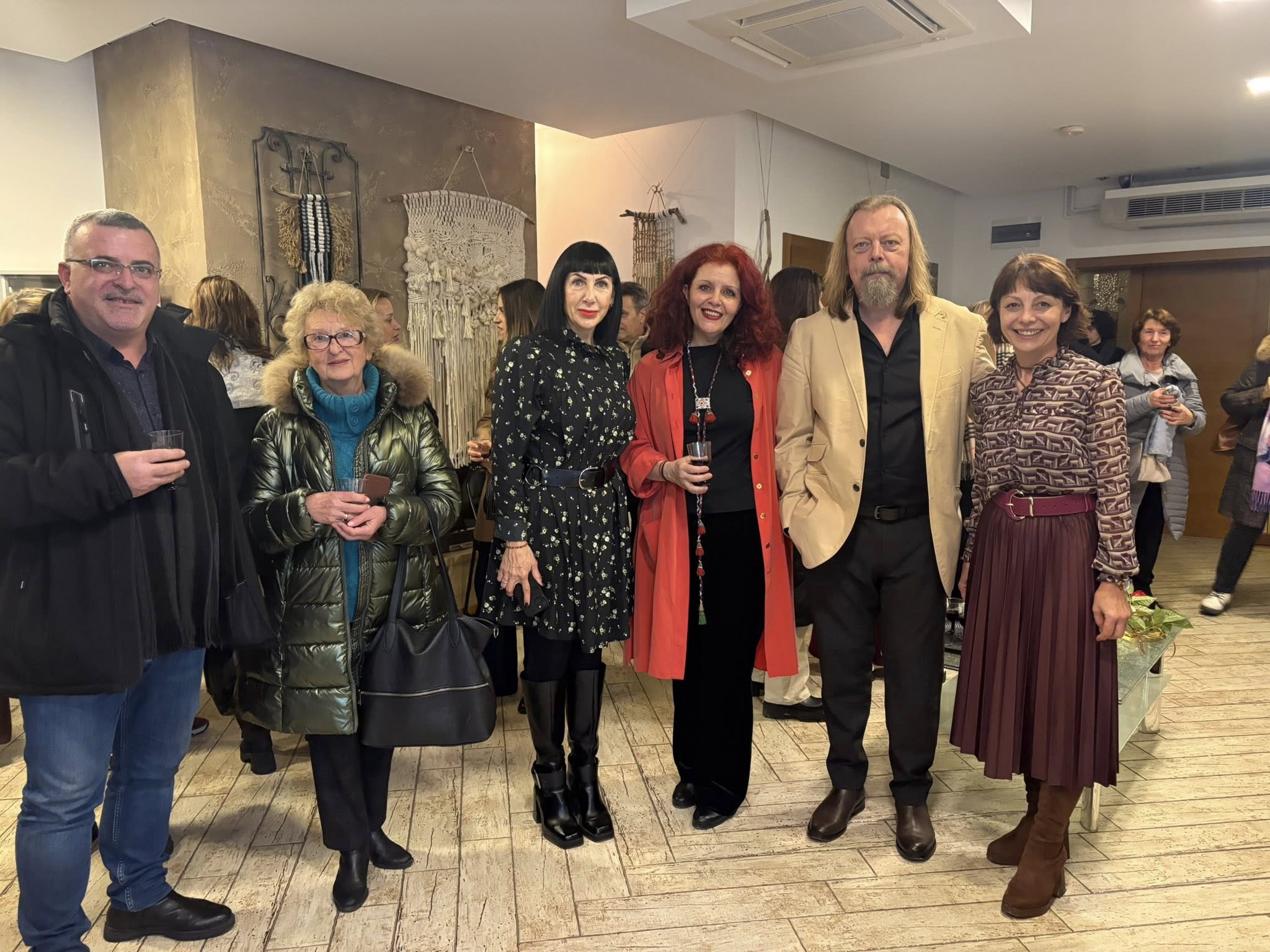 Изложбата  Мистерия от нишки  бе открита в новата галерия  Музите  в Благоевград