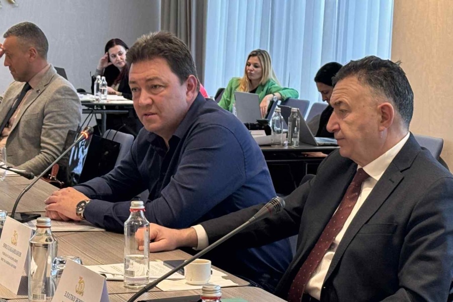 Кметът Бръчков зарадва земеделците с добри новини Кметът Бръчков зарадва земеделците с добри новини