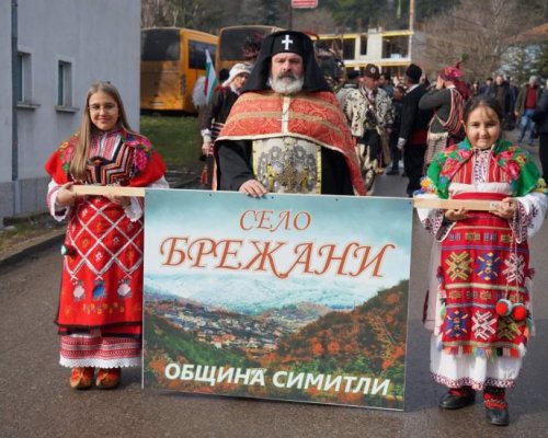 Село Брежани завладя публиката на фестивала в Перник с над 200 участника-мераклии и пазители на традициите