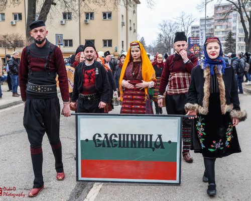 Елешница грабна златен медал за традиции на  Сурва  в Перник