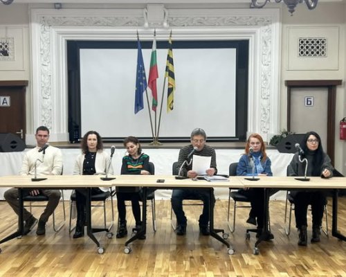 Крупник, Брежани и Струмско спечелиха сребро, бронз и специална награда на  Сурва  2026 в Перник