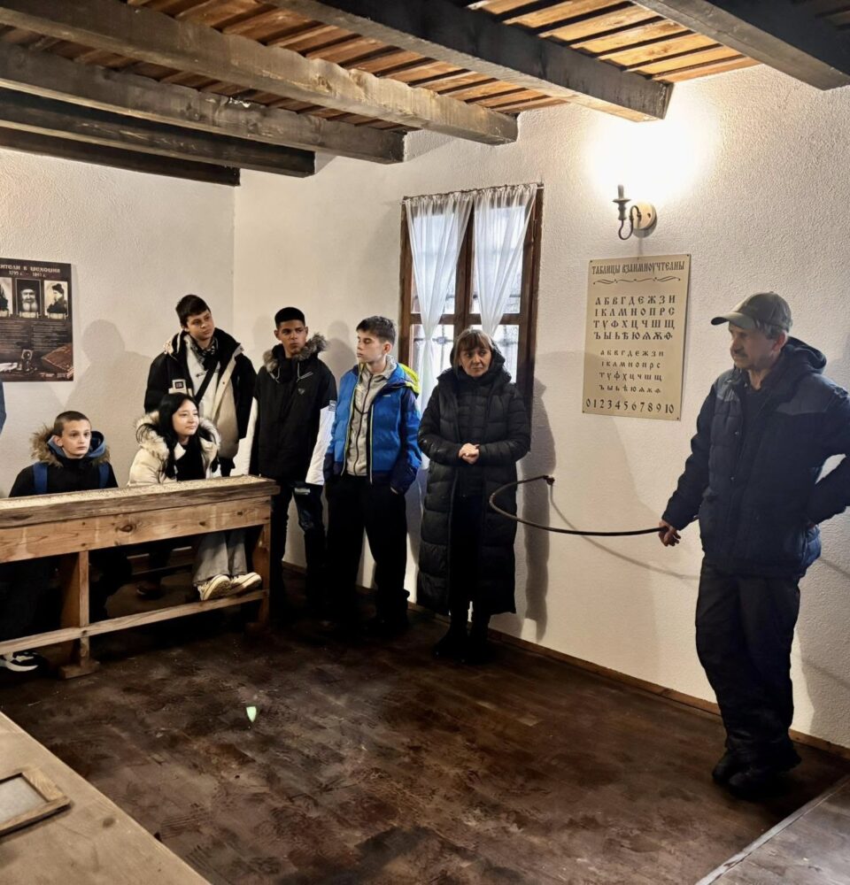 Разложката ПГ Никола Стойчев отбеляза Деня на образованието в Килийното училище Разложката ПГ Никола Стойчев отбеляза Деня на образованието в Килийното училище