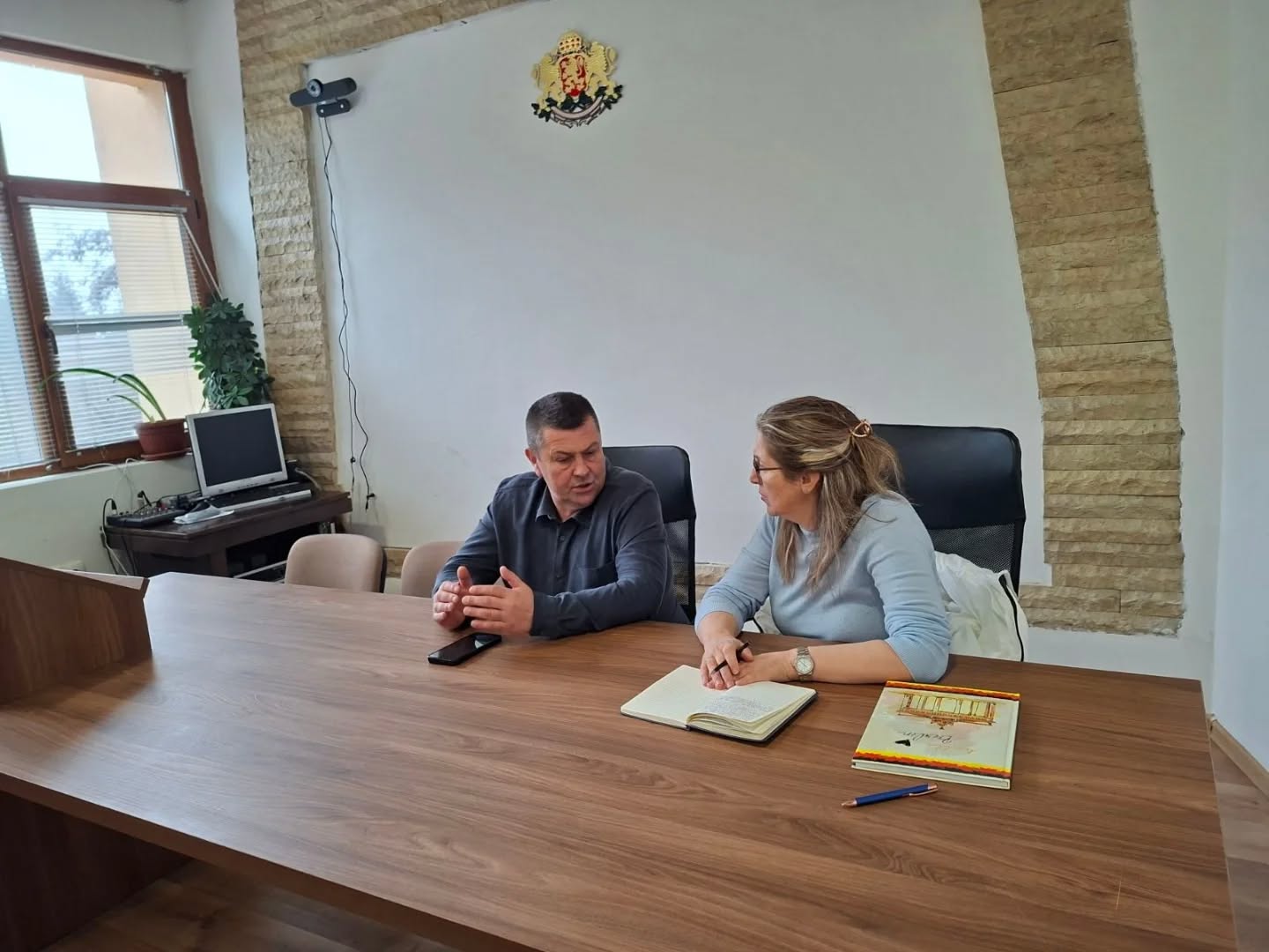 Народният представител от ДПС-Ново начало Фатима Йълдъс се срещна с местните в Белица Народният представител от ДПС-Ново начало Фатима Йълдъс се срещна с местните в Белица