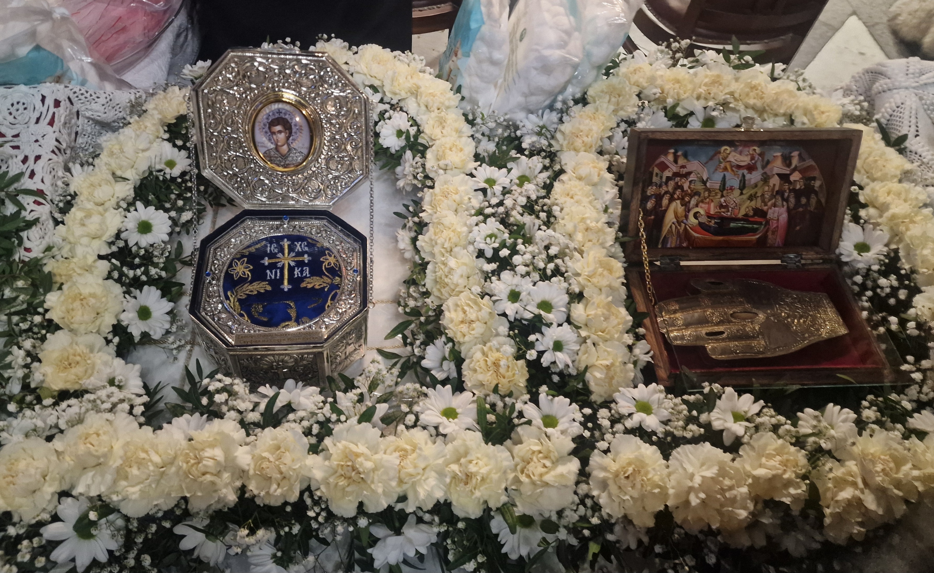 Духовен празник в Благоевград: светините на св. Йоан Руски и св. Давид от Евбея пристигнаха тържествено в катедралния храм  Въведение Богородично