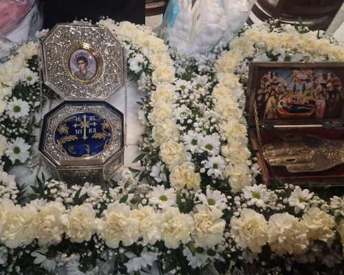 Духовен празник в Благоевград: светините на св. Йоан Руски и св. Давид от Евбея пристигнаха тържествено в катедралния храм  Въведение Богородично