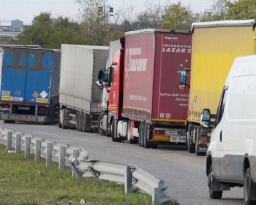 Протест на превозвачи блокира тежкотоварния трафик при Гюешево