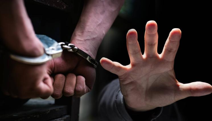 НАСИЛИЕ! Пиян баща преби 15-годишното си дете НАСИЛИЕ! Пиян баща преби 15-годишното си дете