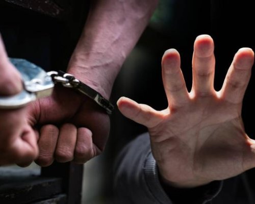 НАСИЛИЕ! Пиян баща преби 15-годишното си дете